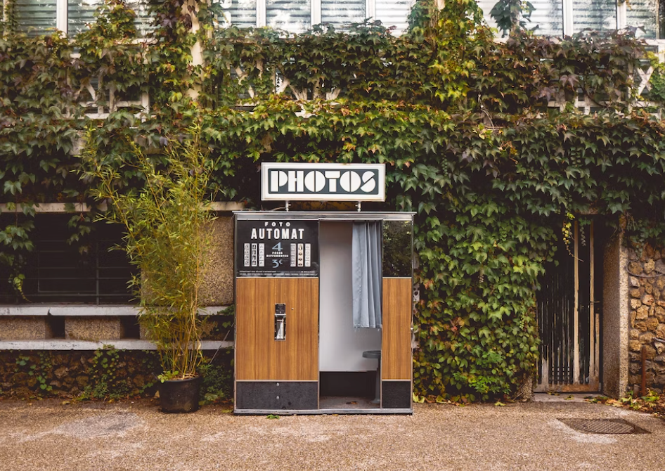 Normal Photo Booth Vs. 360 Photo Booth